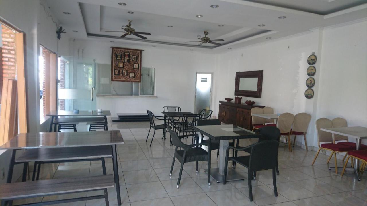 Liberty Homestay Parit  Exterior photo