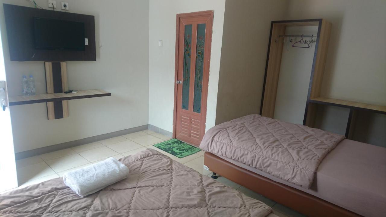 Liberty Homestay Parit  Exterior photo